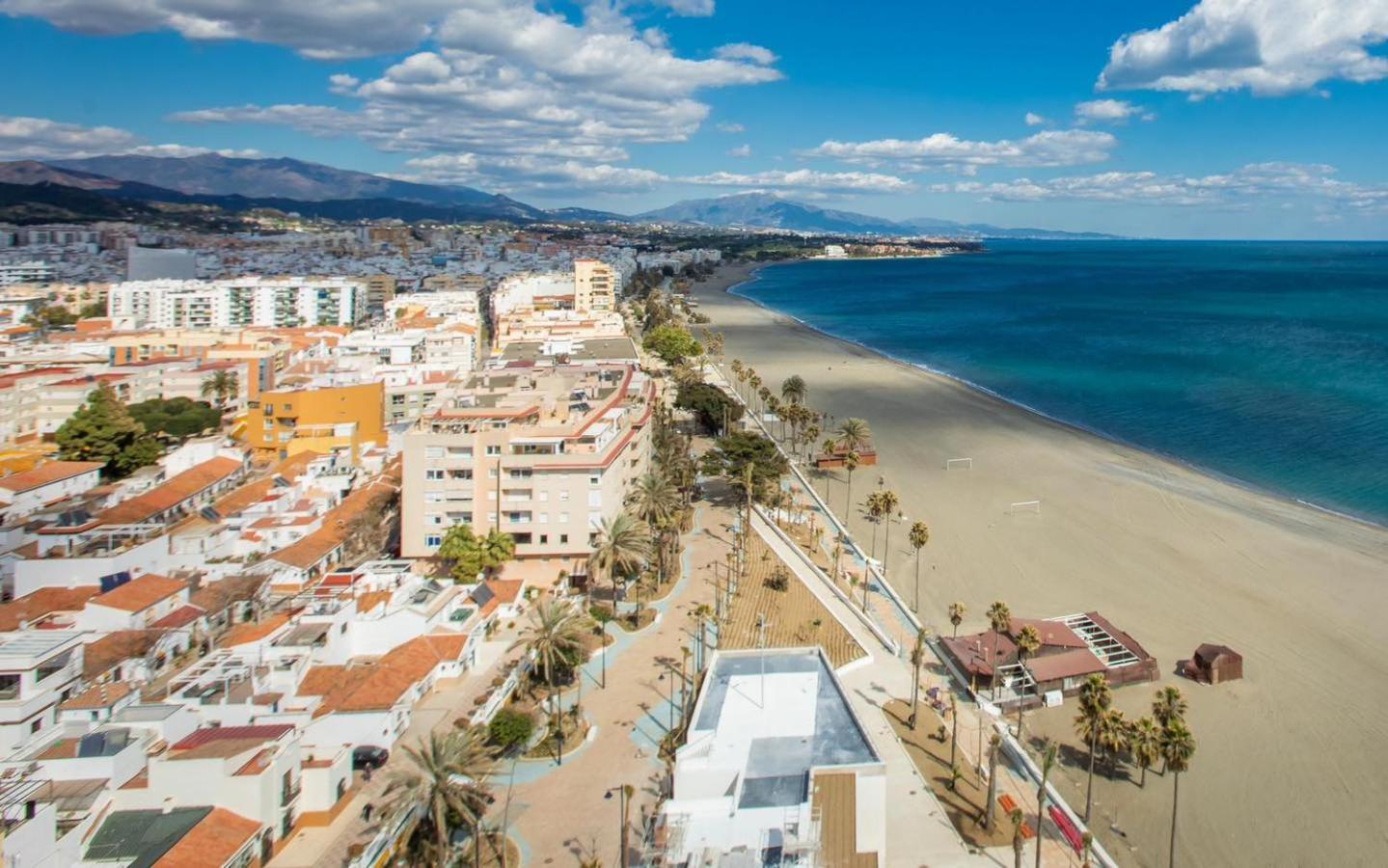 Moderno Piso Centrico 3 Habitaciones Junto Al Mar Y Parking Estepona Extérieur photo