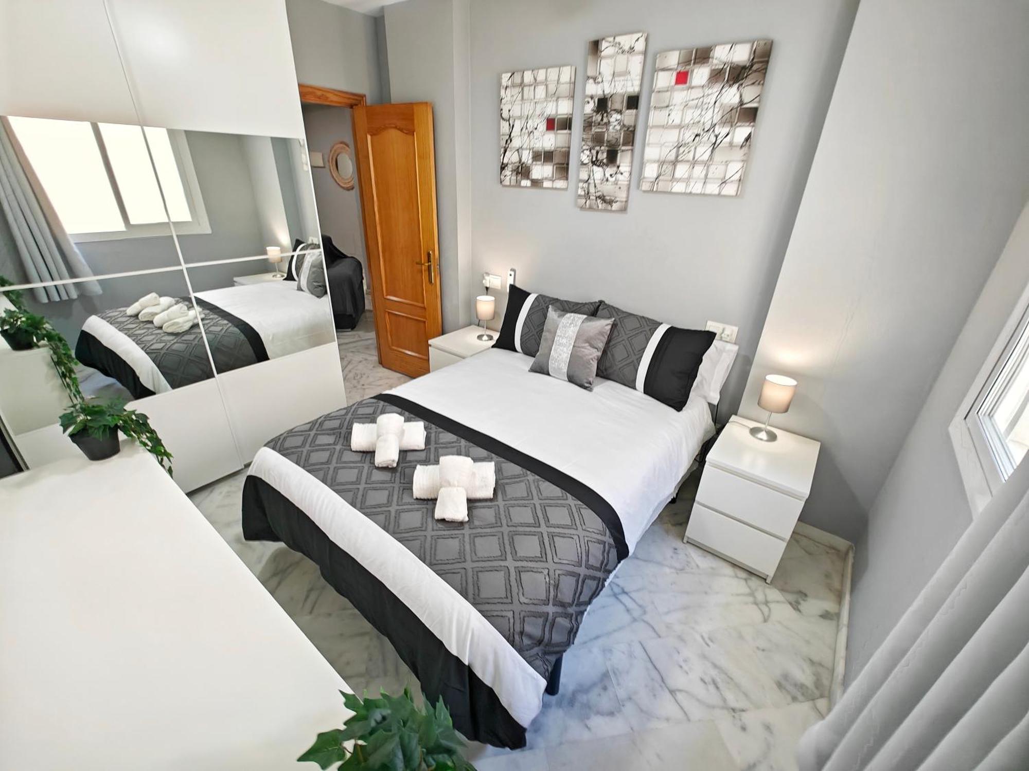 Moderno Piso Centrico 3 Habitaciones Junto Al Mar Y Parking Estepona Extérieur photo
