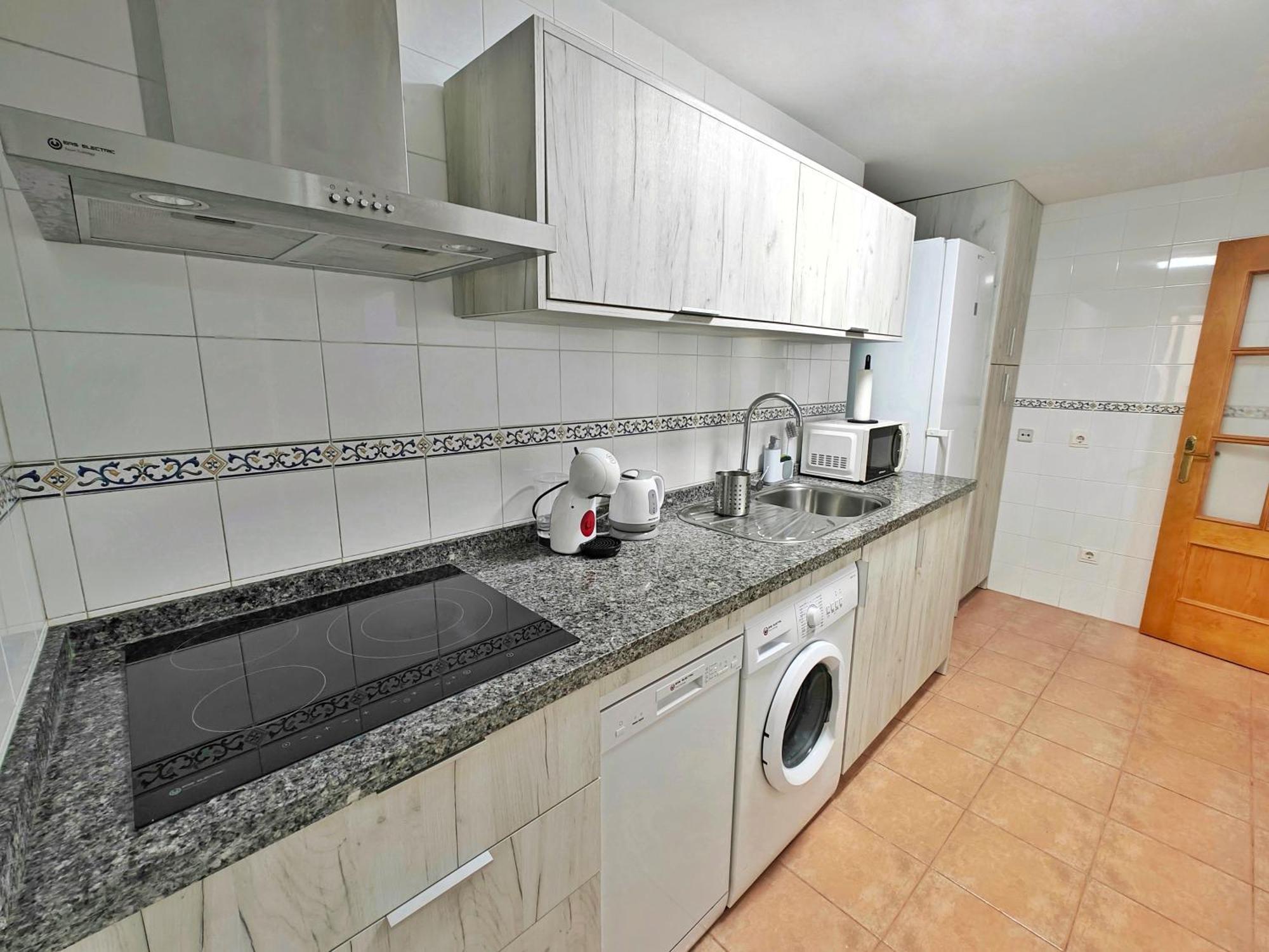Moderno Piso Centrico 3 Habitaciones Junto Al Mar Y Parking Estepona Extérieur photo